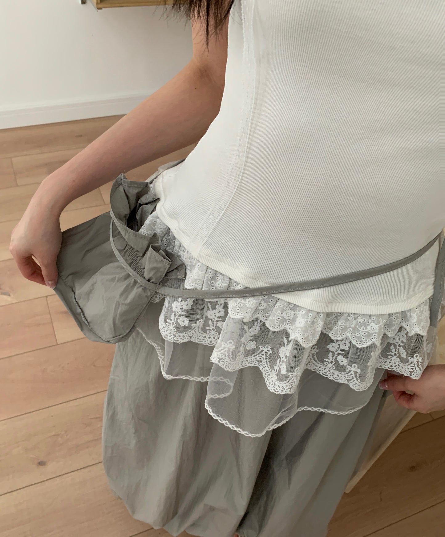 Lace Ribbon Vest (Including Lace White Rose Neck Collar)