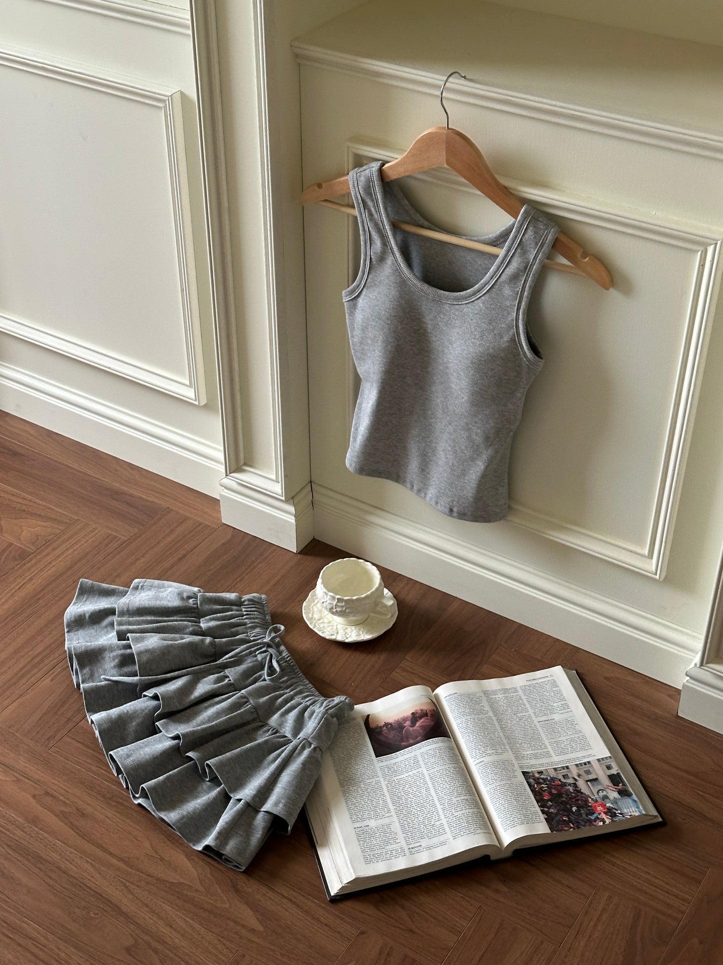 Ultra-Soft High-Elasticity Grey Flared Skirt (with Built-in Shorts)