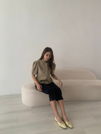 Mika Elastic Pleated Peg Leg Pants