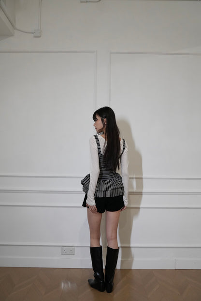 A04 Barr Signature-Label Top