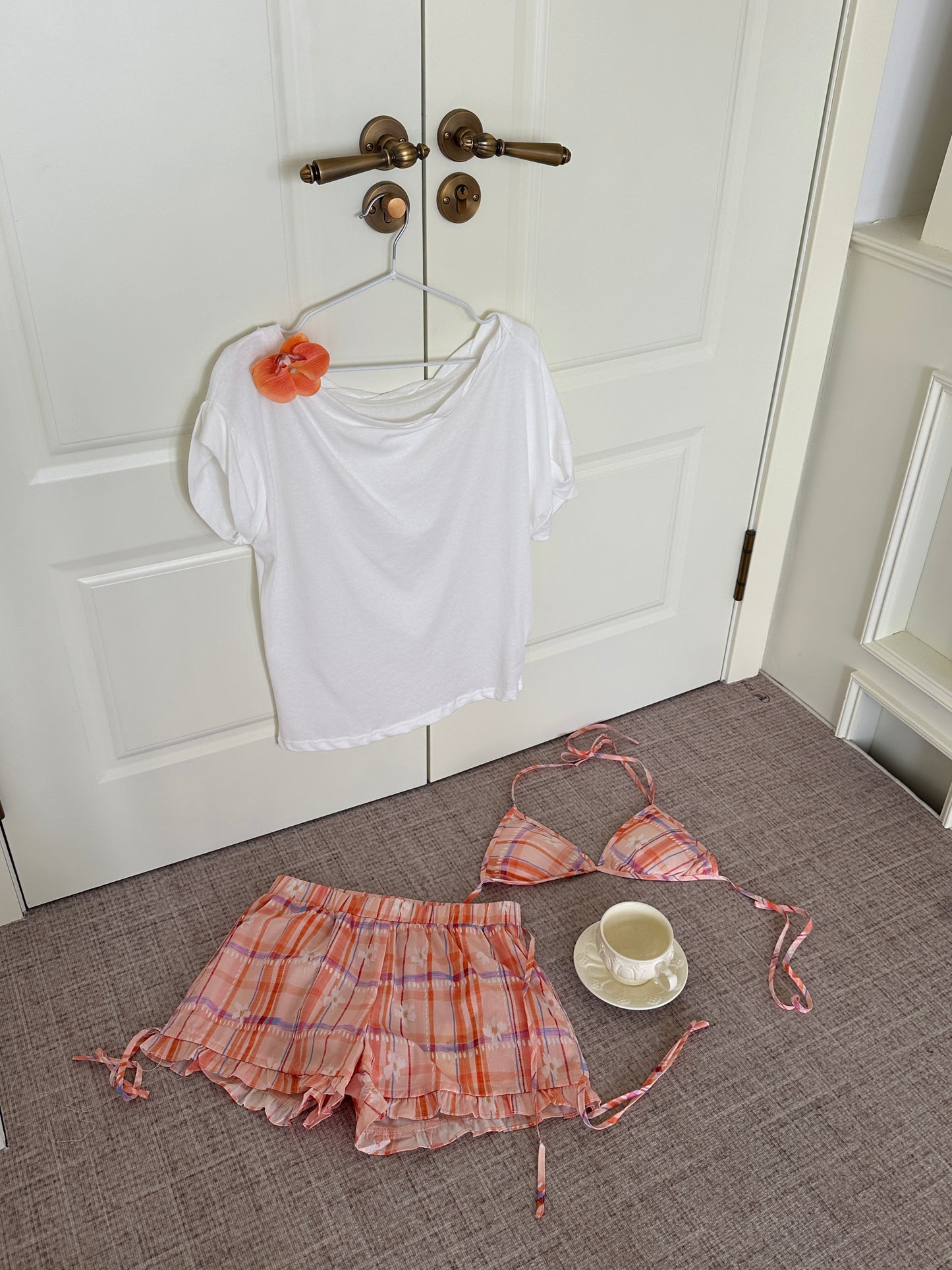 Hawaii Top (Includes a Floral Hair Clip)