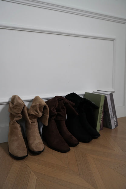 A03 Debo Stacked Suede Boots
