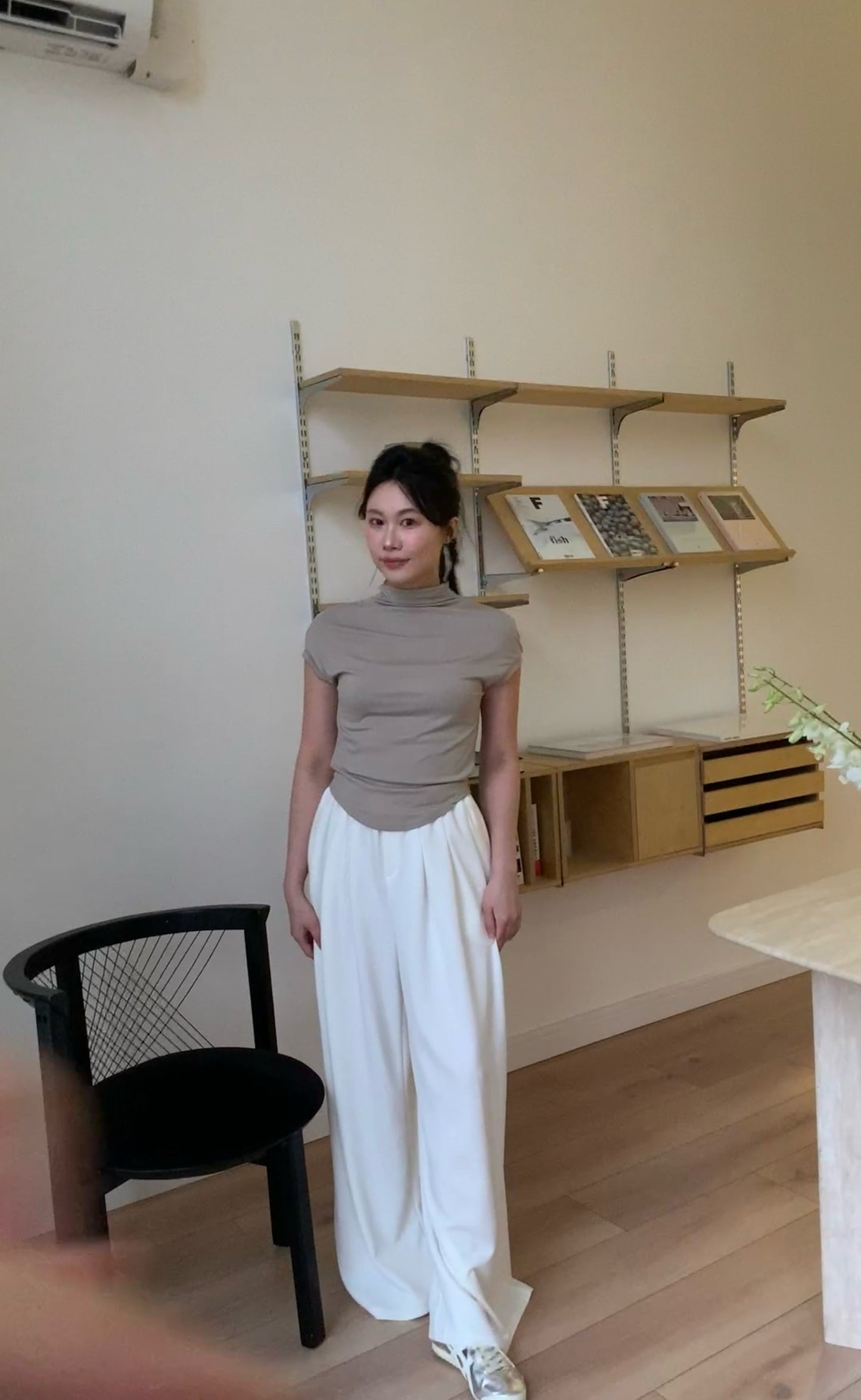 (Everyone screams!) Comfortable cotton pants