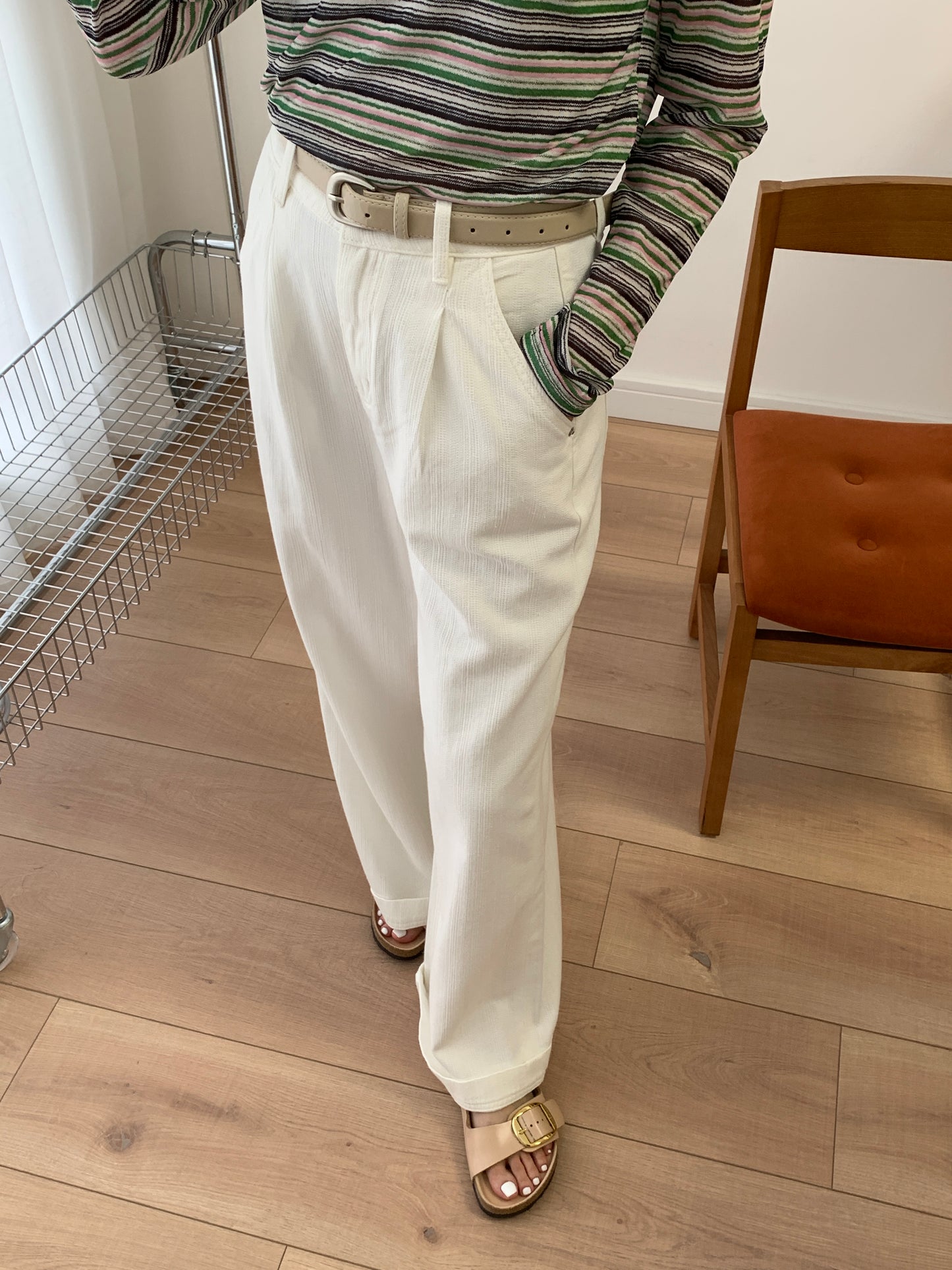 Summer Classic -> A must-have white pants for summer♥ (comes with a belt)