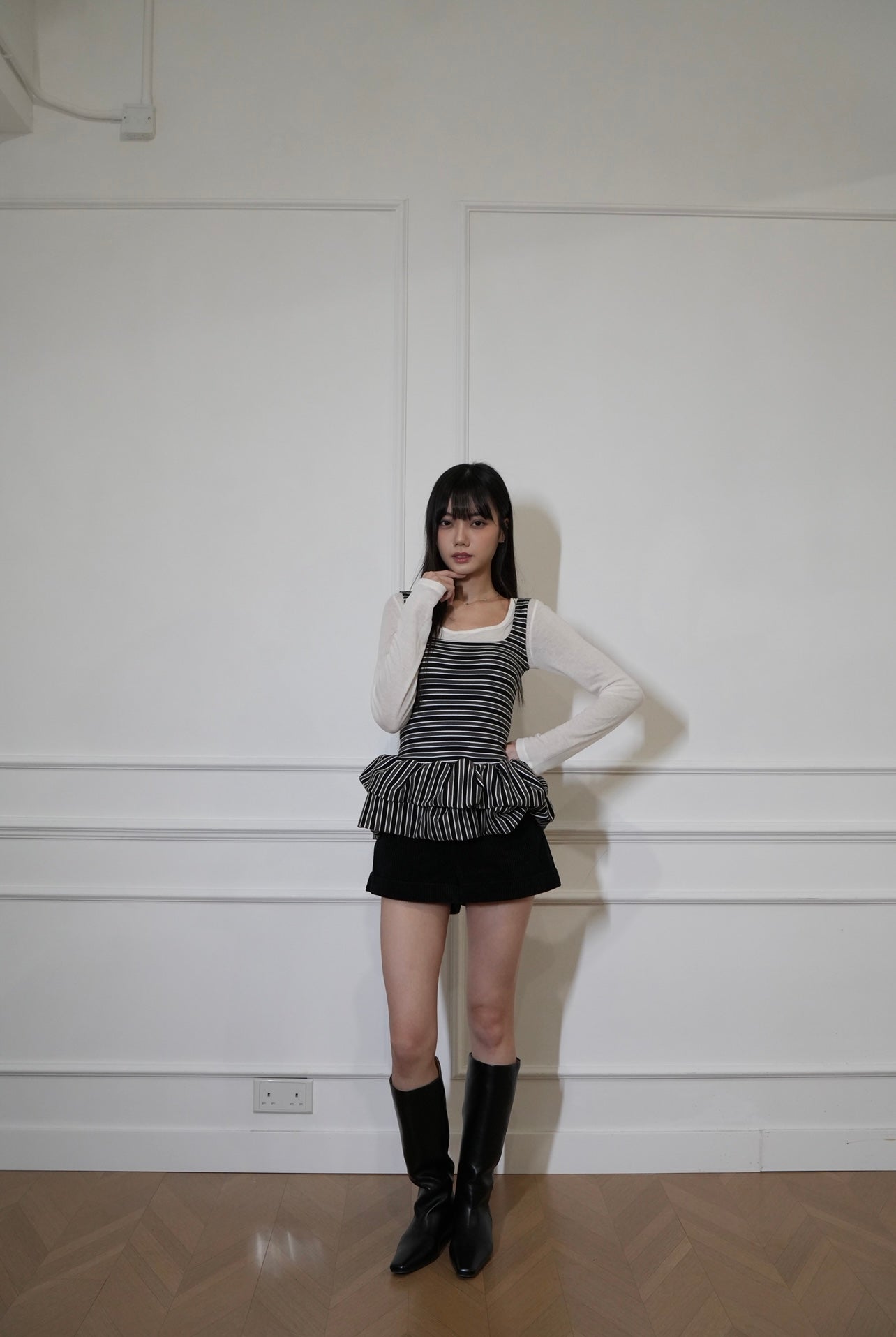 A04 Barr Signature-Label Top