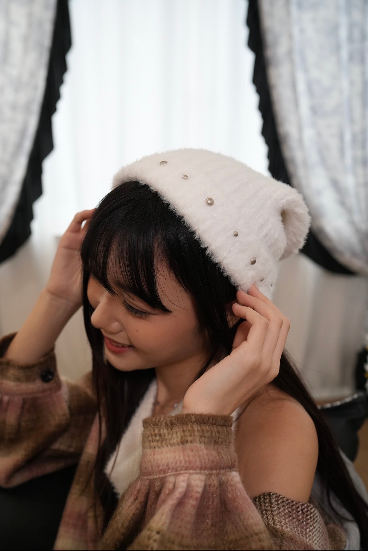 A20 Must-Have: Halo Plaid Hooded Coat