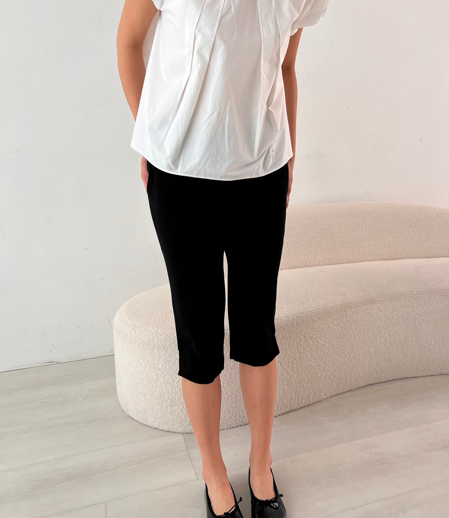 The perfect black capri pants