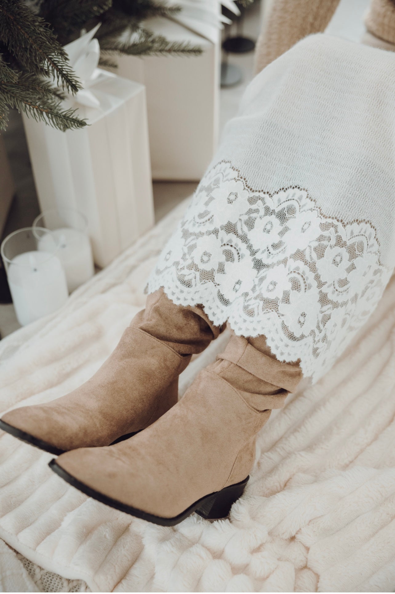 A03 Debo Stacked Suede Boots